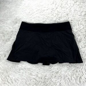 Lululemon Play Off The Pleats Skirt 13" Black size 8